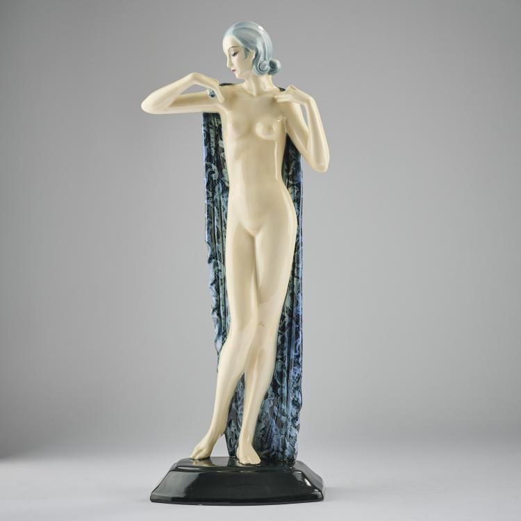 Hauptbild zu Objekt, 'Stehender Damenakt mit gro&szlig;em Tuch', um 1933, Josef Lorenzl, Goldscheider, Wien, 165D 520