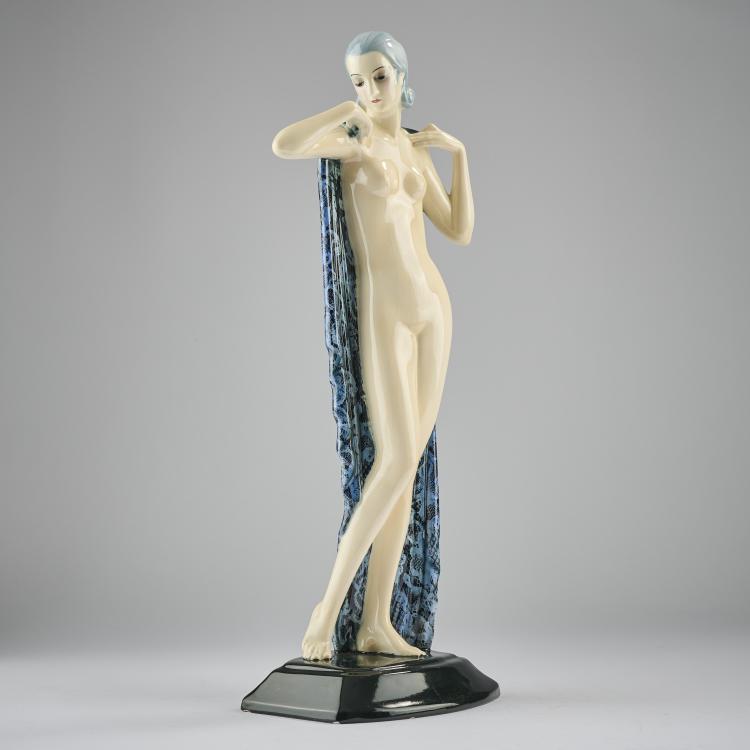 Bild 1 zu Objekt, 'Stehender Damenakt mit gro&szlig;em Tuch', um 1933, Josef Lorenzl, Goldscheider, Wien, 165D 520