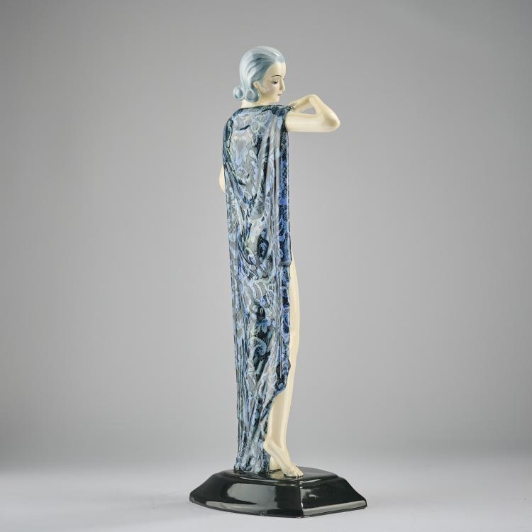 Bild 2 zu Objekt, 'Stehender Damenakt mit gro&szlig;em Tuch', um 1933, Josef Lorenzl, Goldscheider, Wien, 165D 520