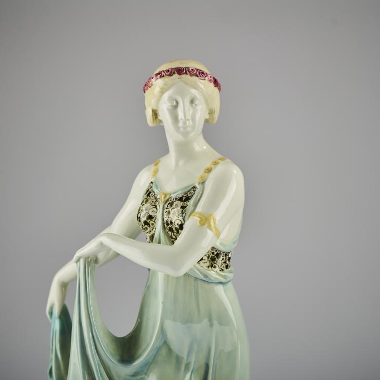 Bild 5 zu Objekt, 'Stepping dancer, lifting her long dress to the side', c. 1913/14, Max Valentin, Goldscheider, Wien, 165D 525