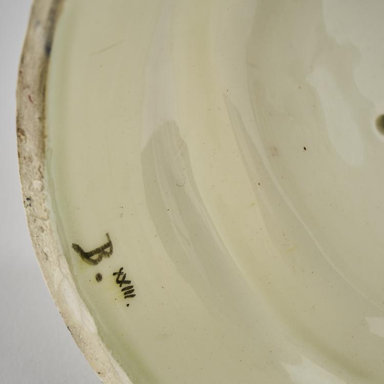 Bild 7 zu Objekt, 'Stepping dancer, lifting her long dress to the side', c. 1913/14, Max Valentin, Goldscheider, Wien, 165D 525