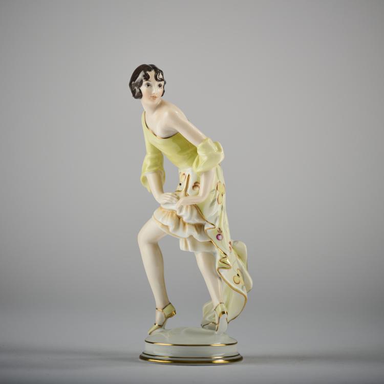 Hauptbild zu Objekt, 'Riki Raab', um 1930, Mathilde Jaksch, Augarten, Wien, 165D 481