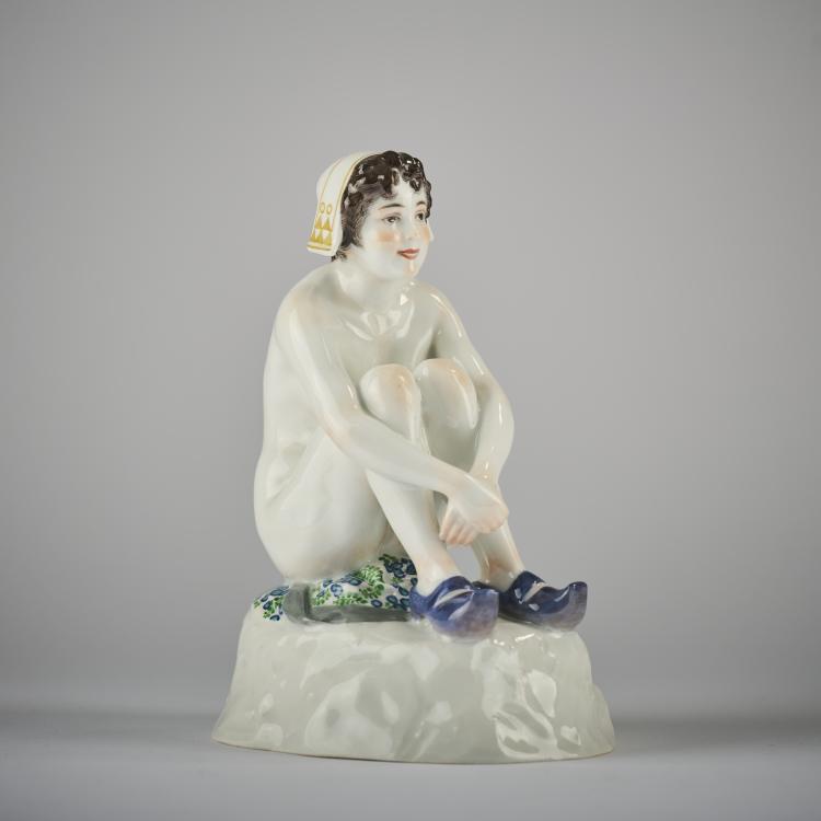Bild 1 zu Objekt, 'M&auml;dchen im Bad', um 1910, Jo&eacute; Descomps,Joseph Cormier, Meissen, KPM, 165D 558