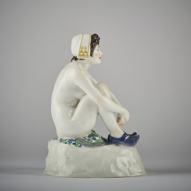 Bild 3 zu Objekt, 'M&auml;dchen im Bad', um 1910, Jo&eacute; Descomps,Joseph Cormier, Meissen, KPM, 165D 558