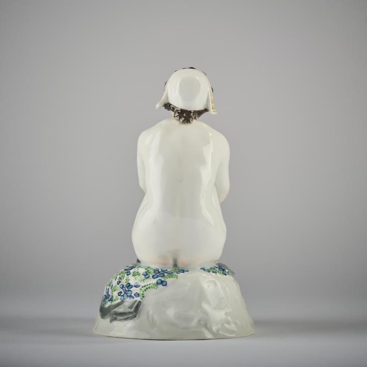 Bild 4 zu Objekt, 'M&auml;dchen im Bad', um 1910, Jo&eacute; Descomps,Joseph Cormier, Meissen, KPM, 165D 558