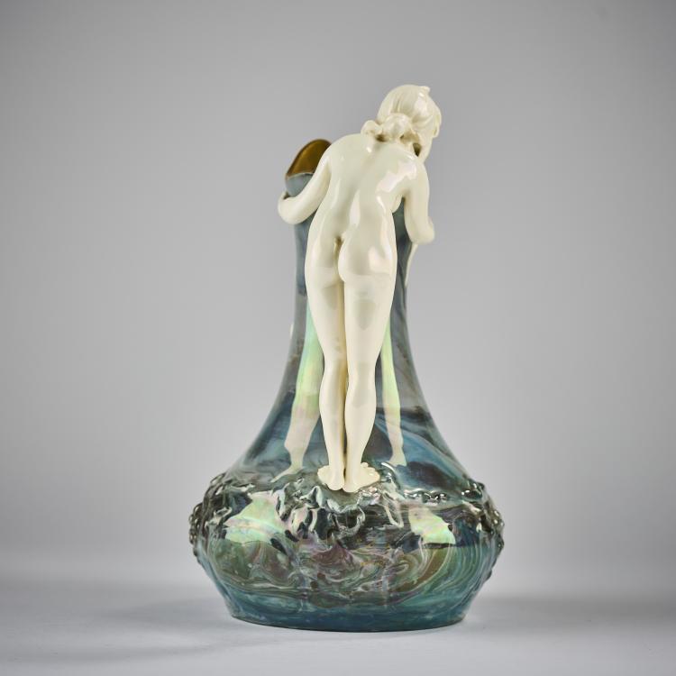 Bild 5 zu Objekt, 'Teasing' jug, c. 1899, Adolf Oppel, Bauer, Rosenthal & Co., Kronach, 165D 483
