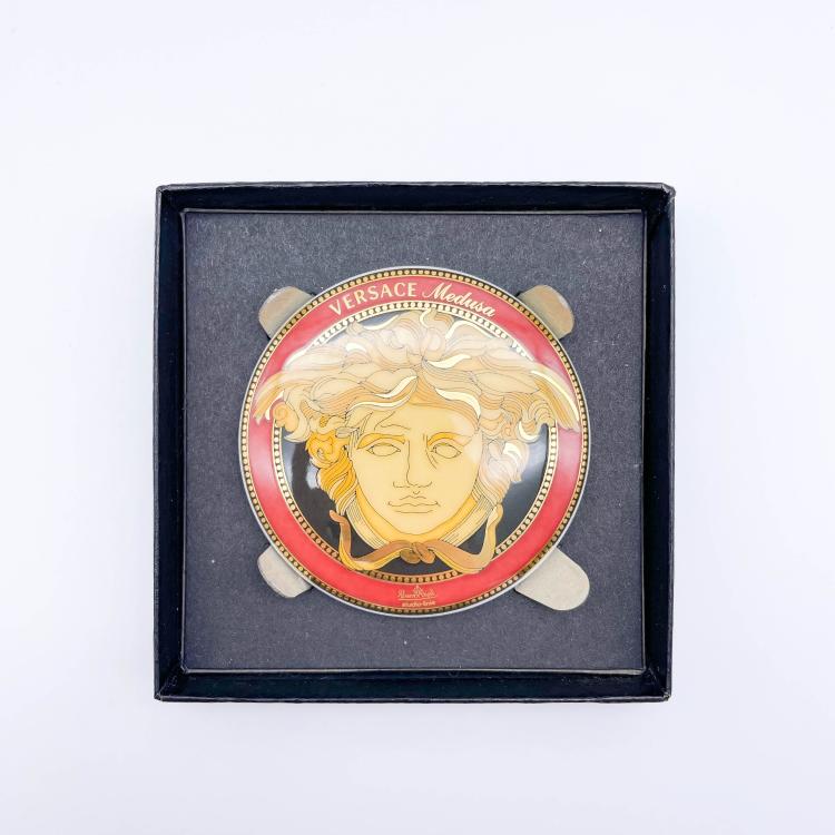 Hauptbild zu Objekt, Pocket mirror with Medusa head, Versace; Rosenthal, Selb, 166O 183