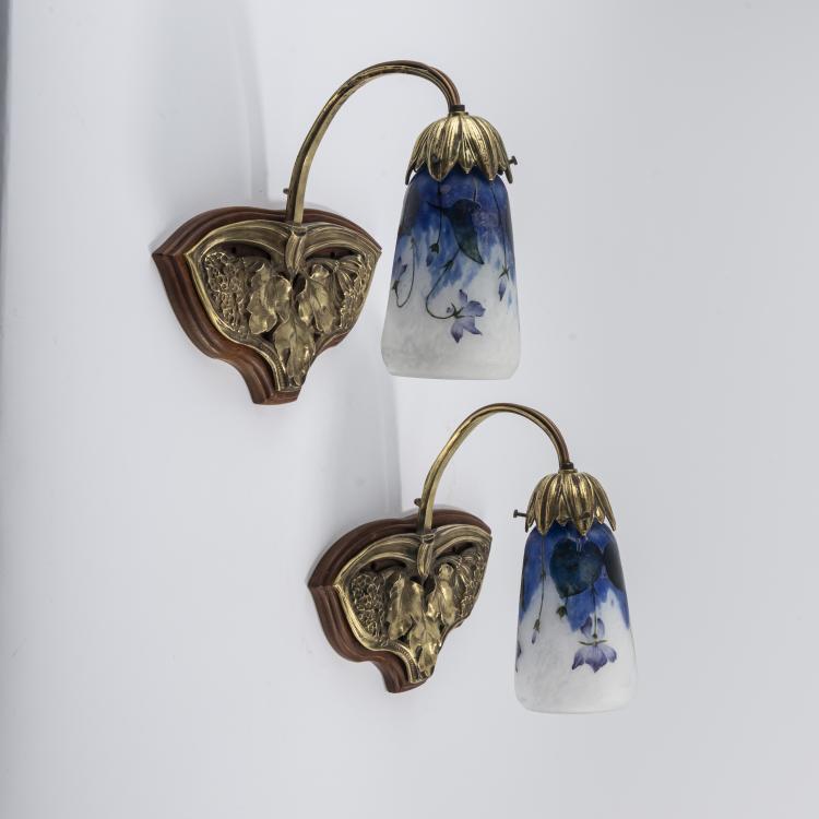 Hauptbild zu Objekt, Zwei Wandappliquen 'Violettes', um 1910, Daum Fr&egrave;res, Nancy, 165B 122