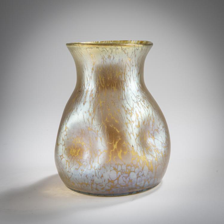 Bild 2 zu Objekt, 'Papillon'-Vase, um 1900, L&ouml;tz Wwe., Klosterm&uuml;hle, 165B 252