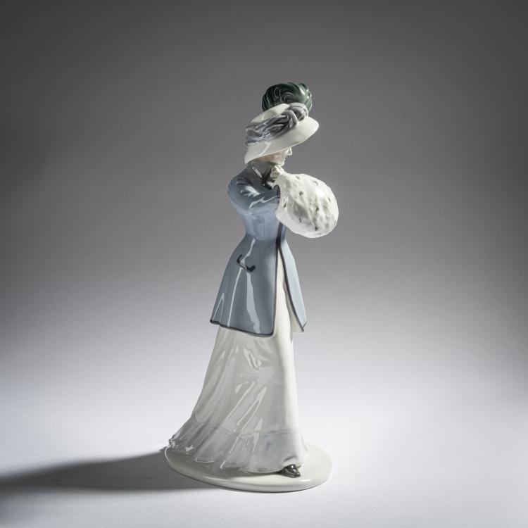 Bild 4 zu Objekt, 'Figure with Muff', 1908, Hermann Hubatsch, Berlin, KPM, 165D 491