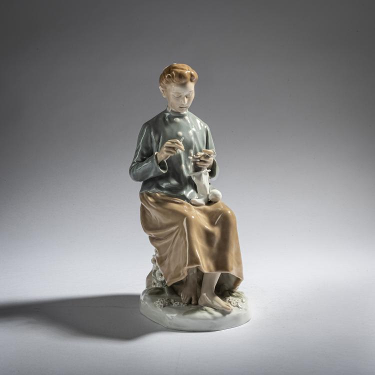 Hauptbild zu Objekt, 'Knitting girl', 1906, Karl Theodor Eichler, Meissen, KPM, 165D 555