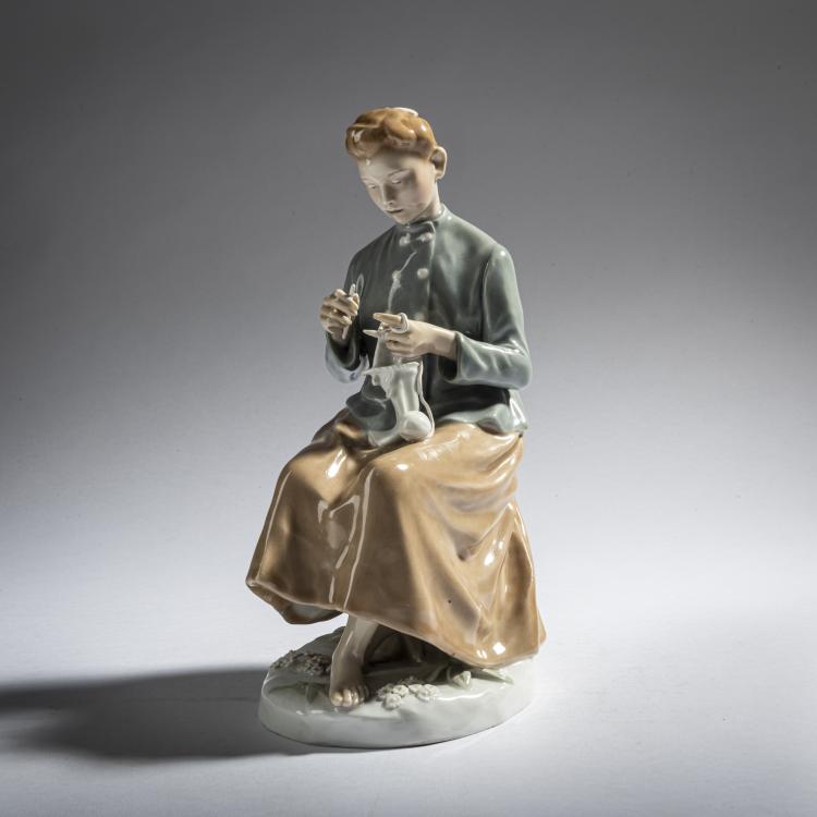 Bild 2 zu Objekt, 'Knitting girl', 1906, Karl Theodor Eichler, Meissen, KPM, 165D 555