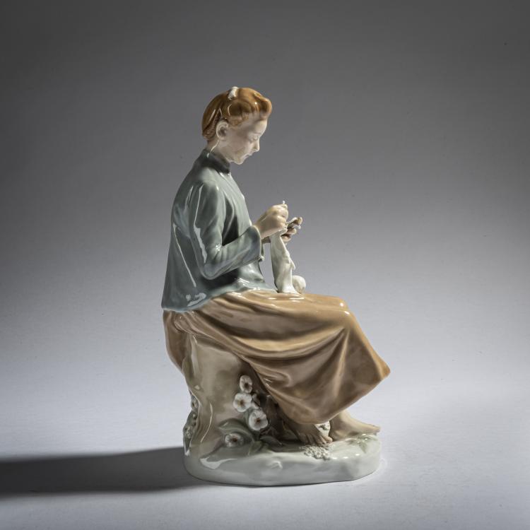 Bild 4 zu Objekt, 'Knitting girl', 1906, Karl Theodor Eichler, Meissen, KPM, 165D 555
