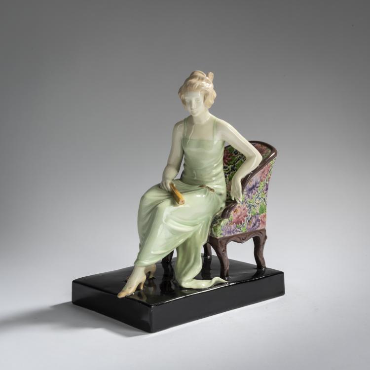 Hauptbild zu Objekt, Girl sitting with a fan, c. 1920, Wiener Kunstkeramische Werkst&auml;tte, Busch & Ludescher, 165D 572