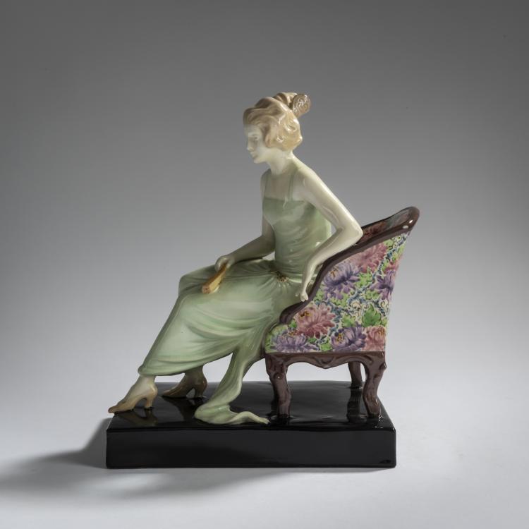 Bild 1 zu Objekt, Girl sitting with a fan, c. 1920, Wiener Kunstkeramische Werkst&auml;tte, Busch & Ludescher, 165D 572