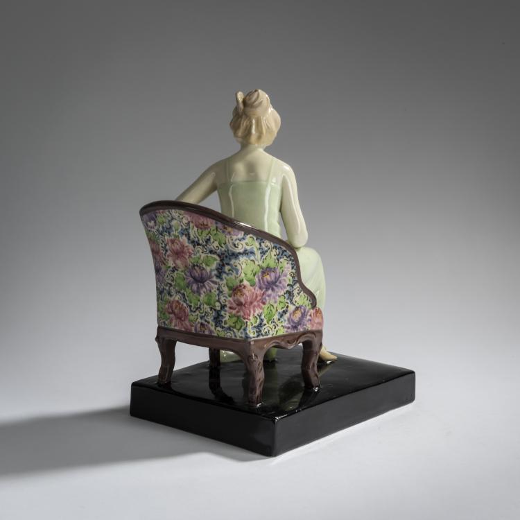 Bild 4 zu Objekt, Girl sitting with a fan, c. 1920, Wiener Kunstkeramische Werkst&auml;tte, Busch & Ludescher, 165D 572