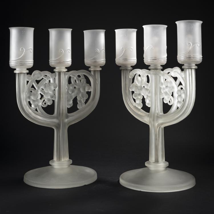 Bild 1 zu Objekt, Two candlesticks 'Trois branches raisins', 1924, Ren&eacute; Lalique, Lalique, Ren&eacute;, Wingen-sur-Moder, 165A 18