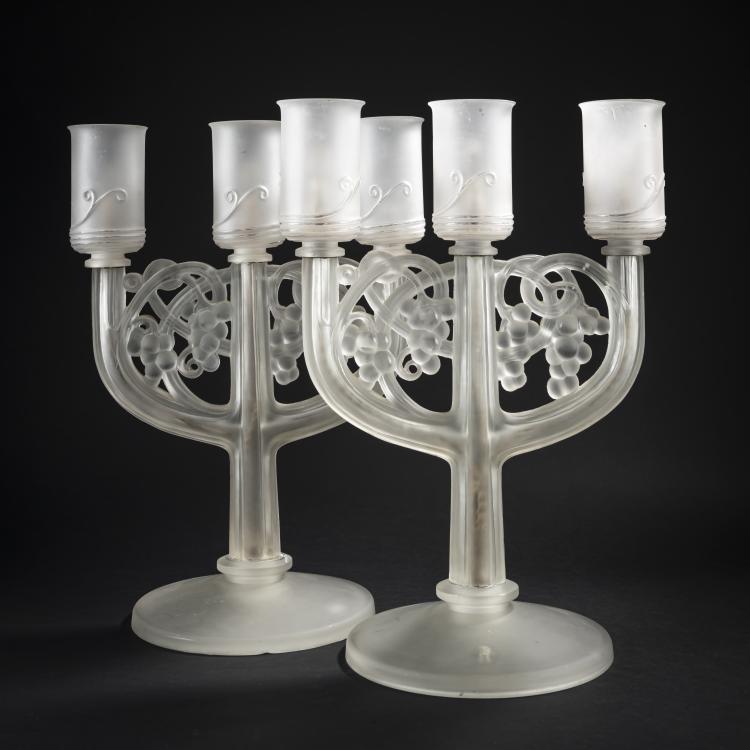 Bild 2 zu Objekt, Two candlesticks 'Trois branches raisins', 1924, Ren&eacute; Lalique, Lalique, Ren&eacute;, Wingen-sur-Moder, 165A 18