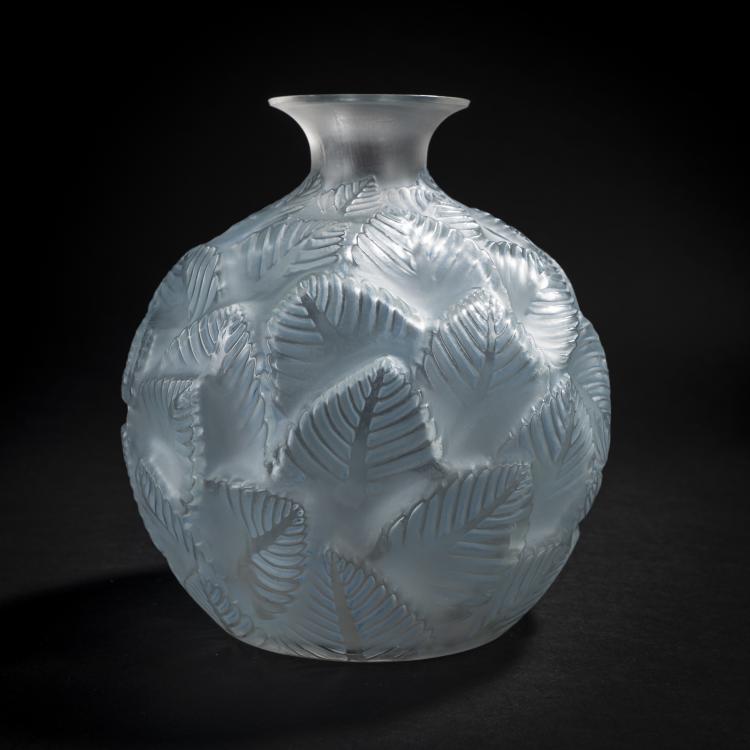 Hauptbild zu Objekt, Vase 'Ormeaux' or 'Feuillages', 1926, Ren&eacute; Lalique, Lalique, Ren&eacute;, Wingen-sur-Moder, 165A 22
