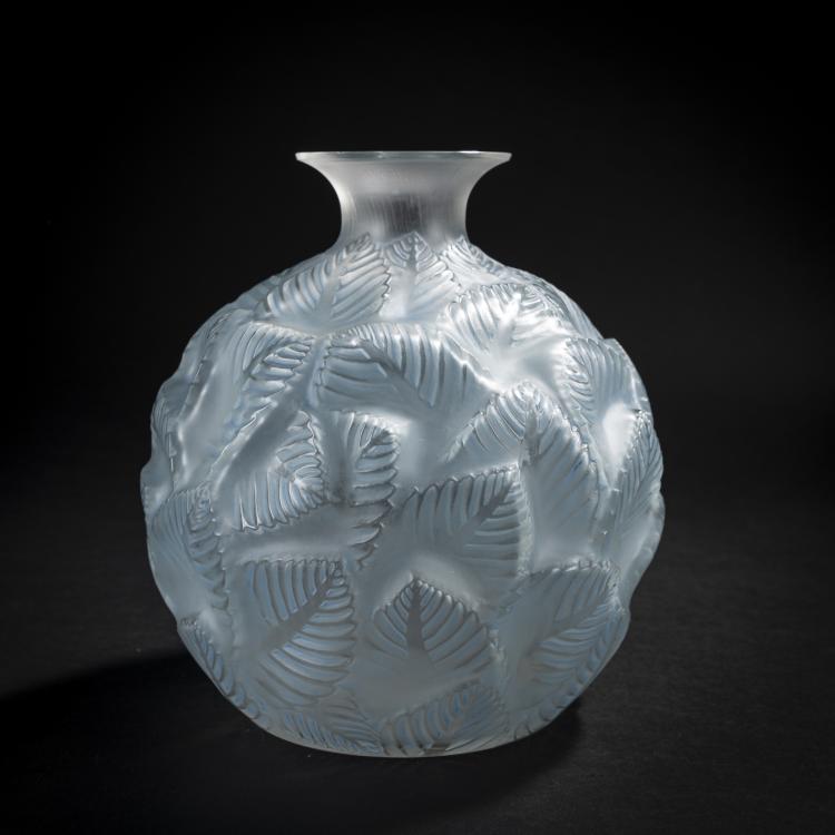 Bild 1 zu Objekt, Vase 'Ormeaux' or 'Feuillages', 1926, Ren&eacute; Lalique, Lalique, Ren&eacute;, Wingen-sur-Moder, 165A 22