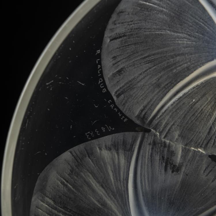 Bild 1 zu Objekt, 'Volubilis' bowl, 1921, Ren&eacute; Lalique, Lalique, Ren&eacute;, Combs-la-Ville/Wingen-sur-Moder, 165A 12