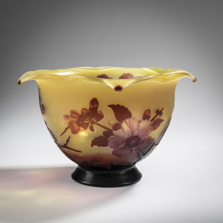 Bild 1 zu Objekt, 'Fleurs de P&ecirc;cher' bowl, 1908-20, Emile Gall&eacute;, Gall&eacute;, Nancy, 165B 169
