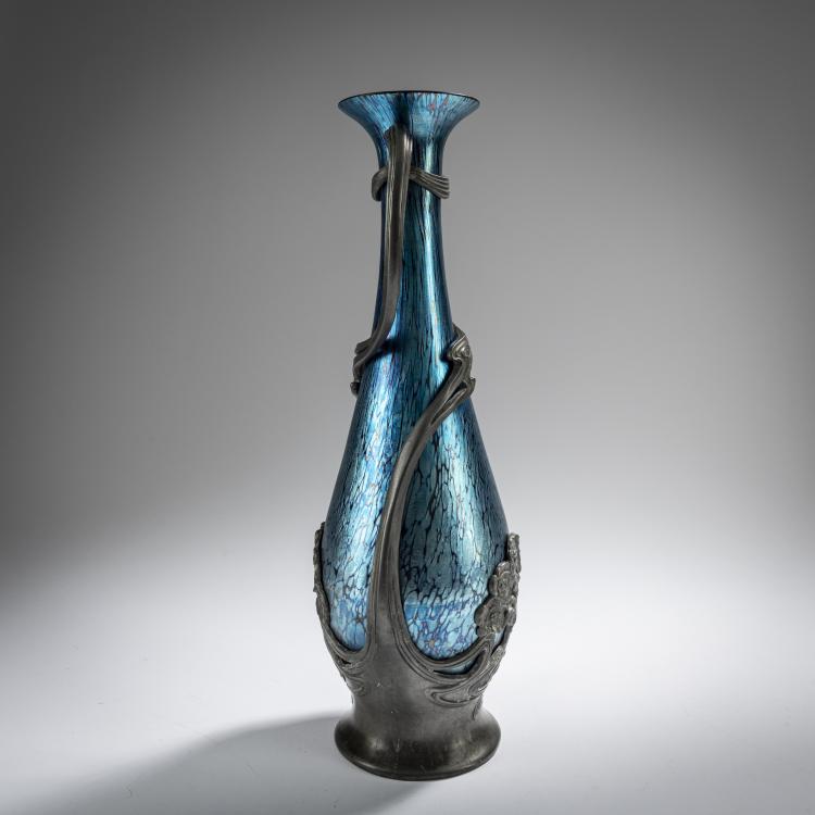 Bild 1 zu Objekt, 'Papillon'-Henkelvase, 1901, L&ouml;tz Wwe., Klosterm&uuml;hle; Urania-Metallwarenfabrik, Maastricht, 165B 272