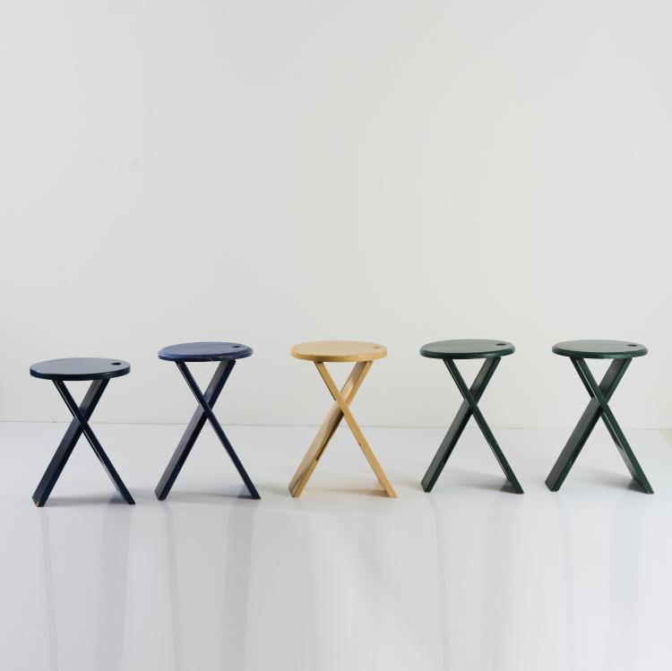 Hauptbild zu Objekt, Five 'TS' folding stools, 1970s, Roger Tallon, Sentou, Paris (zugeschrieben/attributed), 167B 569