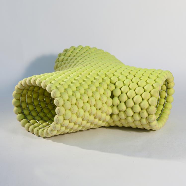Bild 2 zu Objekt, 'Tennis ball bench' with prototype, 2004, Tejo Remy, Atelier Remy Veenhuizen, Rotterdam, 166A 179