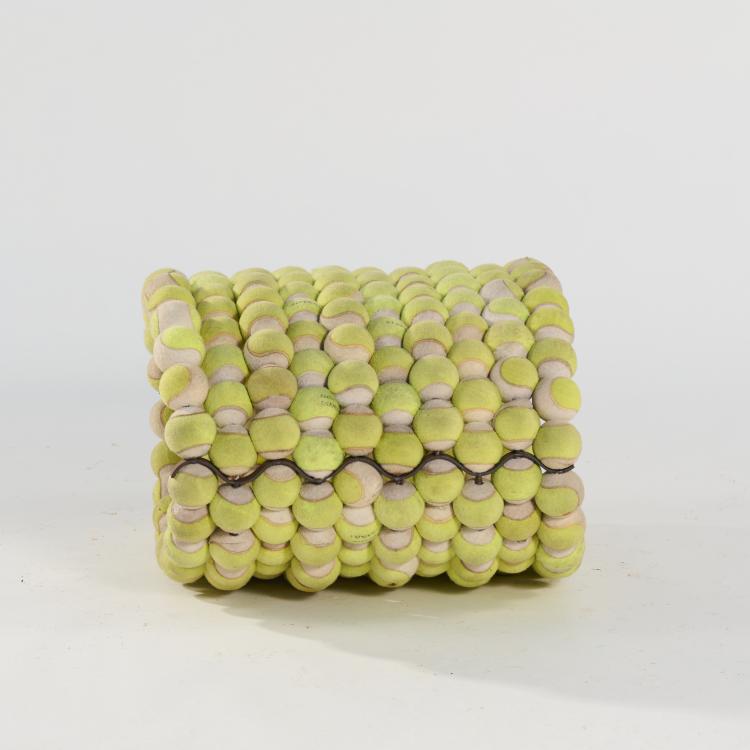 Bild 8 zu Objekt, 'Tennis ball bench' with prototype, 2004, Tejo Remy, Atelier Remy Veenhuizen, Rotterdam, 166A 179