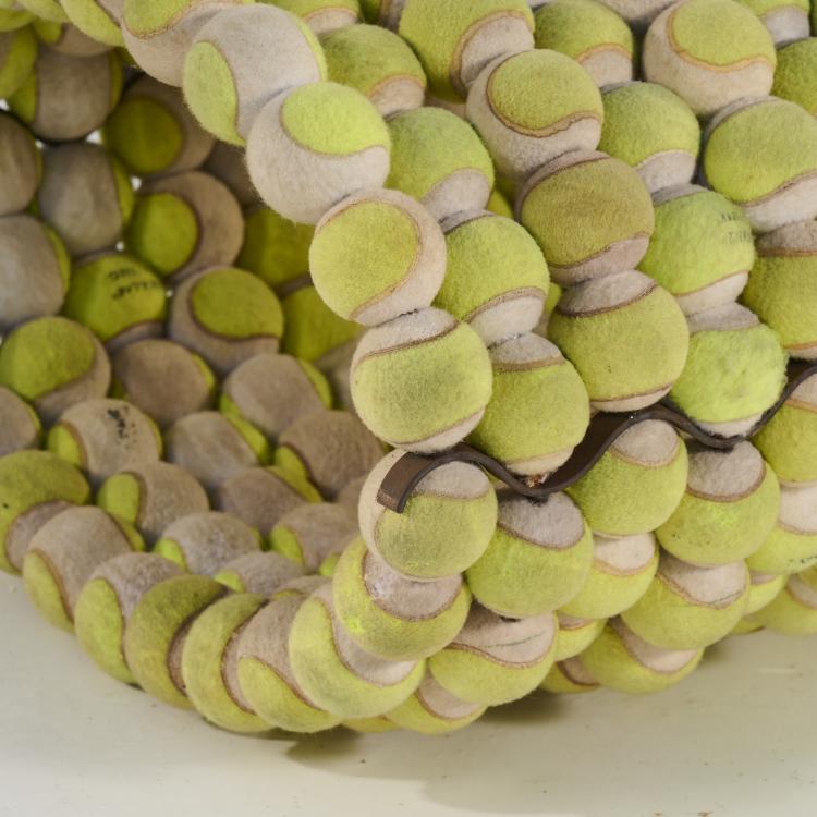 Bild 9 zu Objekt, 'Tennis ball bench' with prototype, 2004, Tejo Remy, Atelier Remy Veenhuizen, Rotterdam, 166A 179