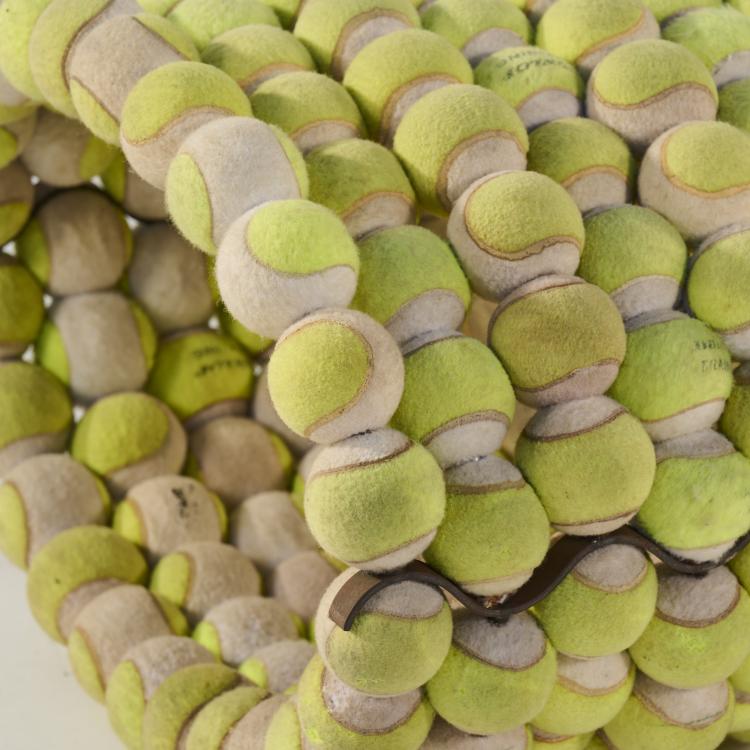 Bild 12 zu Objekt, 'Tennis ball bench' with prototype, 2004, Tejo Remy, Atelier Remy Veenhuizen, Rotterdam, 166A 179