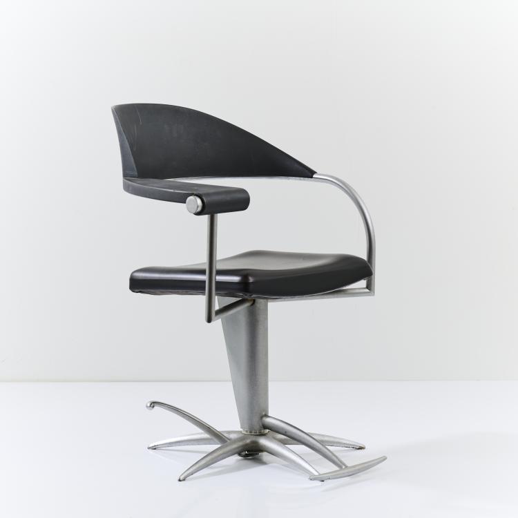 Bild 1 zu Objekt, Two 'Techno' barber chairs, 1990/91, Philippe Starck, Driade Aleph, Mailand, 167B 586