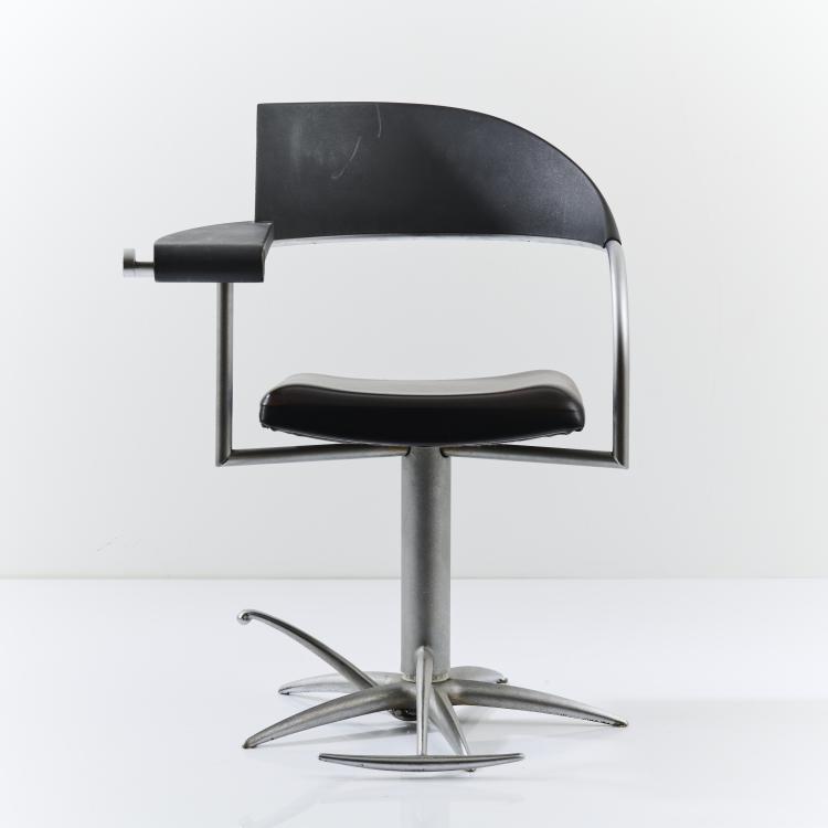 Bild 2 zu Objekt, Two 'Techno' barber chairs, 1990/91, Philippe Starck, Driade Aleph, Mailand, 167B 586