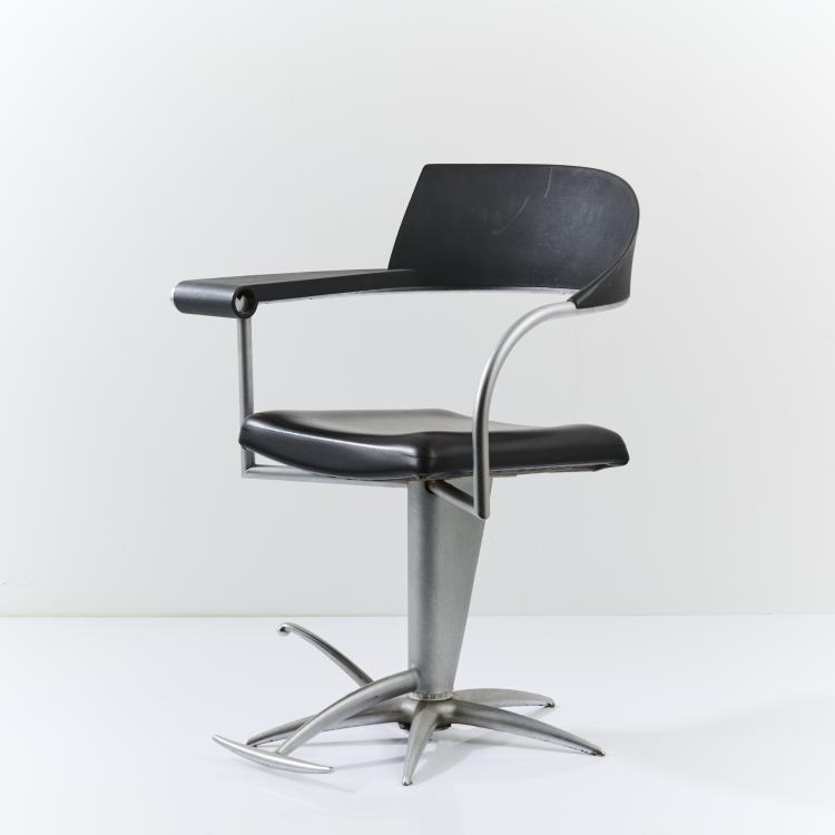 Bild 3 zu Objekt, Two 'Techno' barber chairs, 1990/91, Philippe Starck, Driade Aleph, Mailand, 167B 586