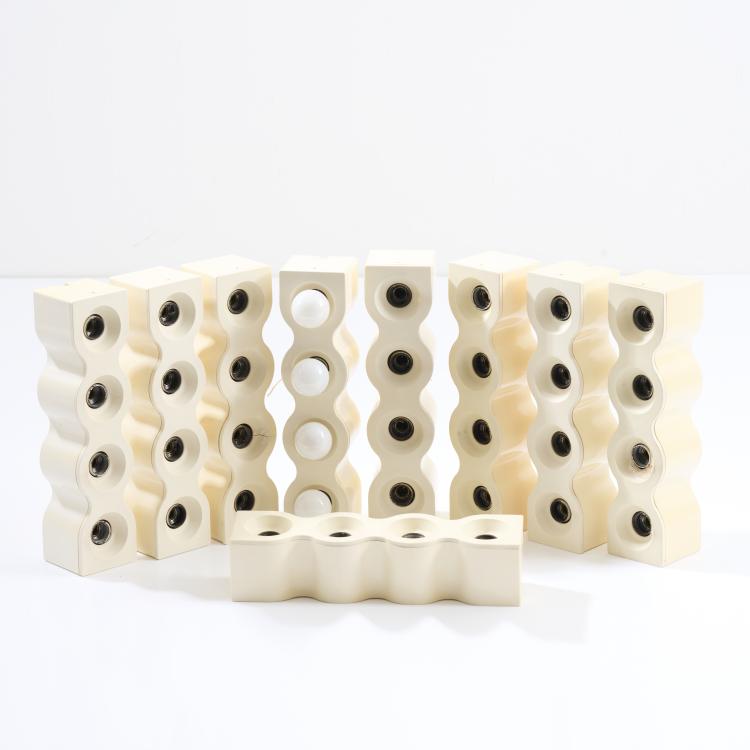 Bild 1 zu Objekt, Nine 'Sinus' wall lights, 1972, Ettore Sottsass, Stilnovo, Mailand, 167A 238