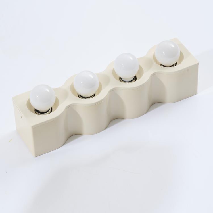 Bild 2 zu Objekt, Nine 'Sinus' wall lights, 1972, Ettore Sottsass, Stilnovo, Mailand, 167A 238