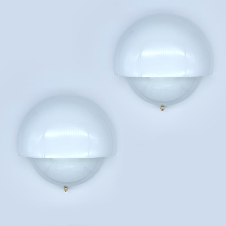 Hauptbild zu Objekt, Two 'Grande Mania' wall lights, 1963, Vico Magistretti, Artemide, Mailand, 167A 169