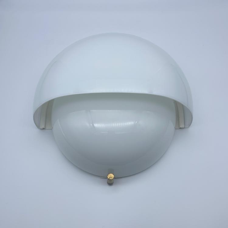 Bild 1 zu Objekt, Two 'Grande Mania' wall lights, 1963, Vico Magistretti, Artemide, Mailand, 167A 169