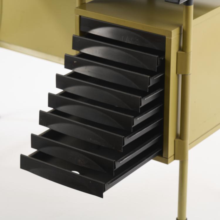 Bild 3 zu Objekt, Schreibmaschinentisch 'Spazio', 1959, Studio B.B.P.R., Olivetti, Ivrea, 167A 79