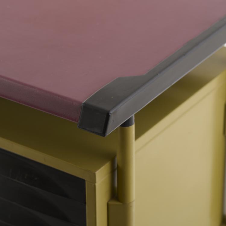 Bild 4 zu Objekt, Schreibmaschinentisch 'Spazio', 1959, Studio B.B.P.R., Olivetti, Ivrea, 167A 79