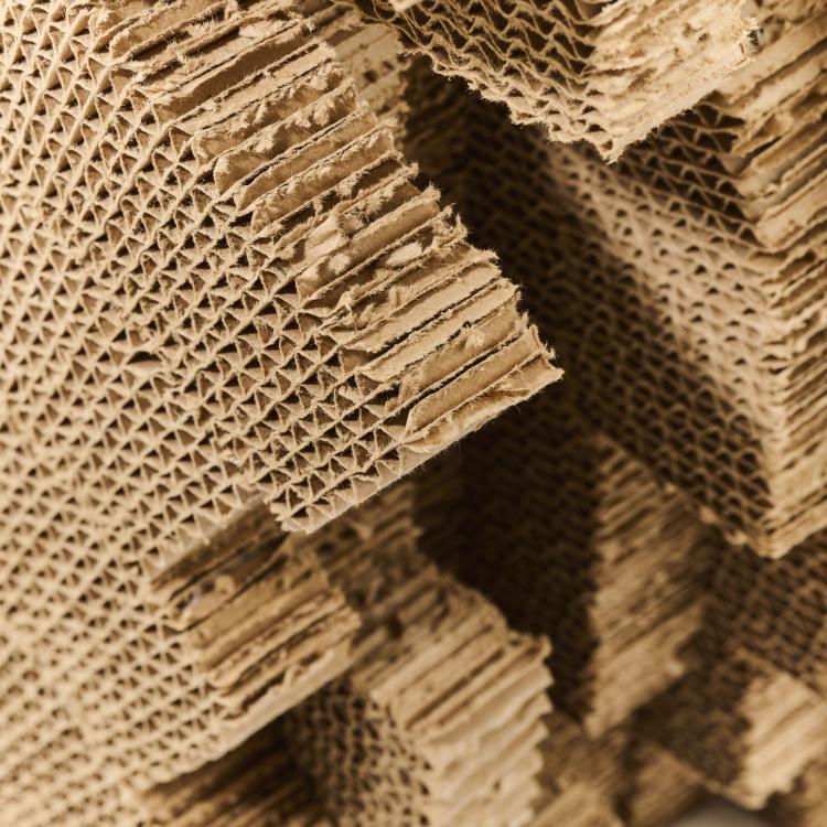 Bild 1 zu Objekt, 'Little Beaver' armchair with ottoman, 1980, Frank O. Gehry, Vitra Design, Weil am Rhein, 167B 583