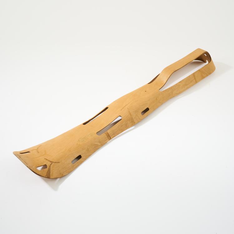 Hauptbild zu Objekt, 'Leg Splint', 1941/42, Charles & Ray Eames, Evans Products Company, MoldedPlywood Division, Los Angeles, 167B 438