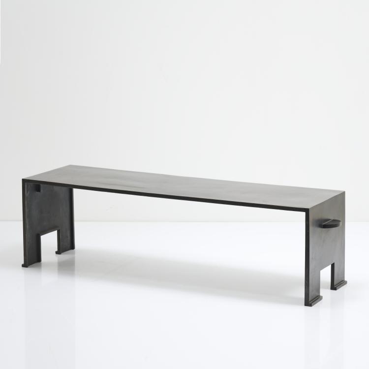 Bild 1 zu Objekt, Beistelltisch 'Umberto', um 1998, Eric Schmitt,Christian Liaigre, Schmitt, Eric, 167B 595