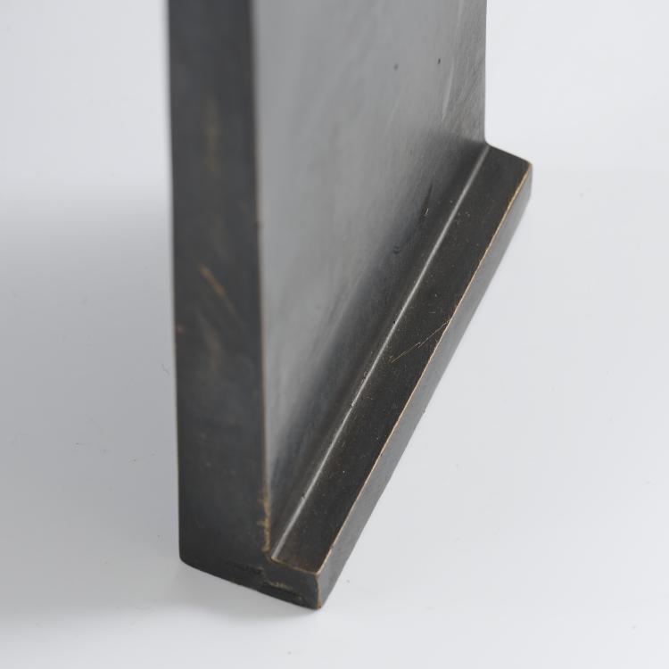 Bild 5 zu Objekt, Beistelltisch 'Umberto', um 1998, Eric Schmitt,Christian Liaigre, Schmitt, Eric, 167B 595