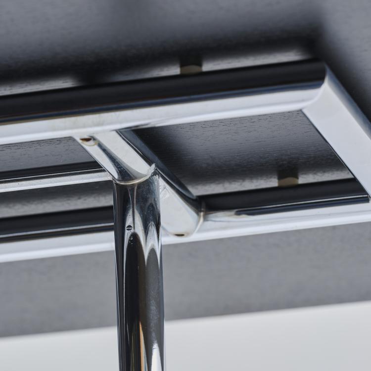 Bild 4 zu Objekt, Ausklappbarer Teetisch 'Lou Perou', 1953-58, Eileen Gray, Classicon, M&uuml;nchen, 167B 497