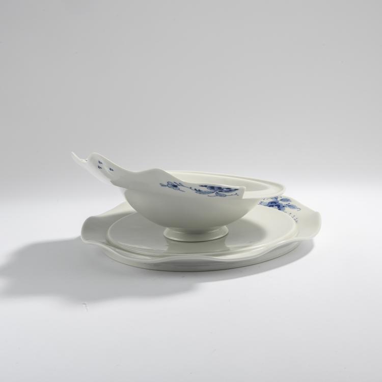 Bild 1 zu Objekt, Sch&uuml;ssel und Speiseteller 'Albertine', 1989, Bořek &Scaron;&iacute;pek, Driade, Caorso; Koninklijke Porceleyne Fles, Delft, 169A 59