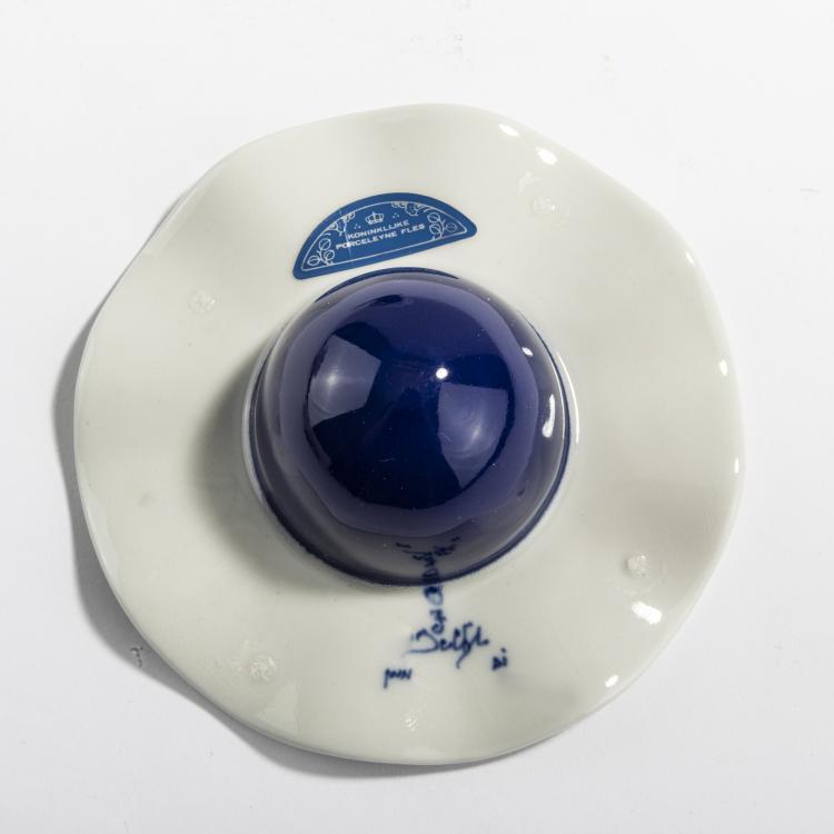 Bild 3 zu Objekt, Acht Teile aus dem Service 'Albertine', 1989, Bořek &Scaron;&iacute;pek, Driade, Caorso; Koninklijke Porceleyne Fles, Delft, 169A 49