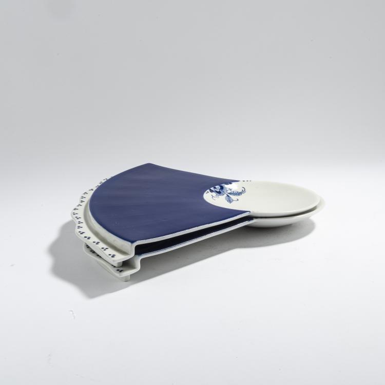 Bild 14 zu Objekt, Acht Teile aus dem Service 'Albertine', 1989, Bořek &Scaron;&iacute;pek, Driade, Caorso; Koninklijke Porceleyne Fles, Delft, 169A 49