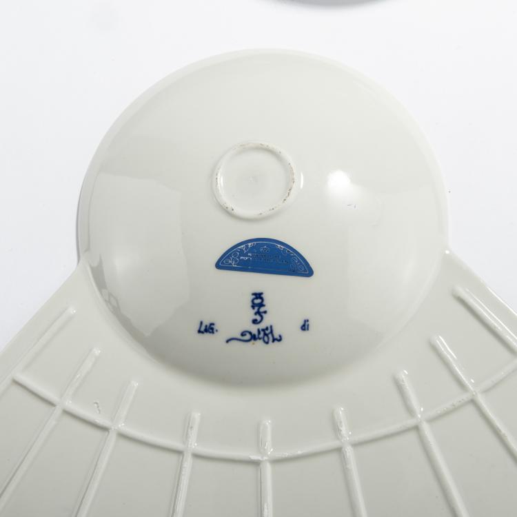 Bild 15 zu Objekt, Acht Teile aus dem Service 'Albertine', 1989, Bořek &Scaron;&iacute;pek, Driade, Caorso; Koninklijke Porceleyne Fles, Delft, 169A 49